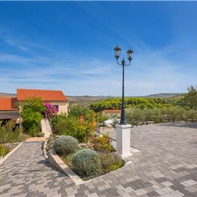 6 bedroom villa with pool in Milna, Brac Island sleeps 11